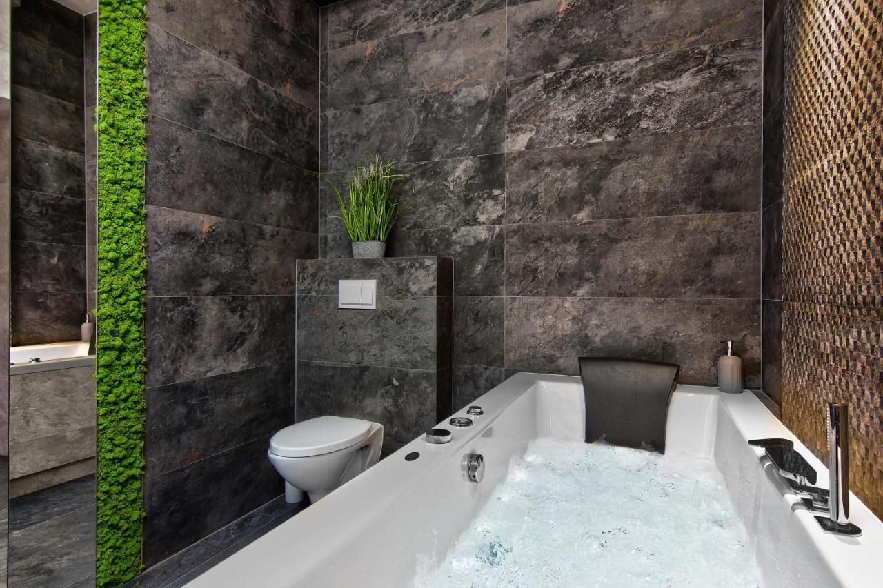 Apartament Bialy Z Jacuzzi Krakau Exterior foto